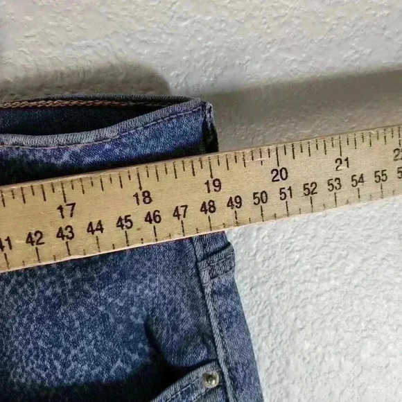 NWT Womens 18W Levis 711 Skinny Jeans Denim Medium Wash Blue Geo Print Stretch - Picture 7 of 9